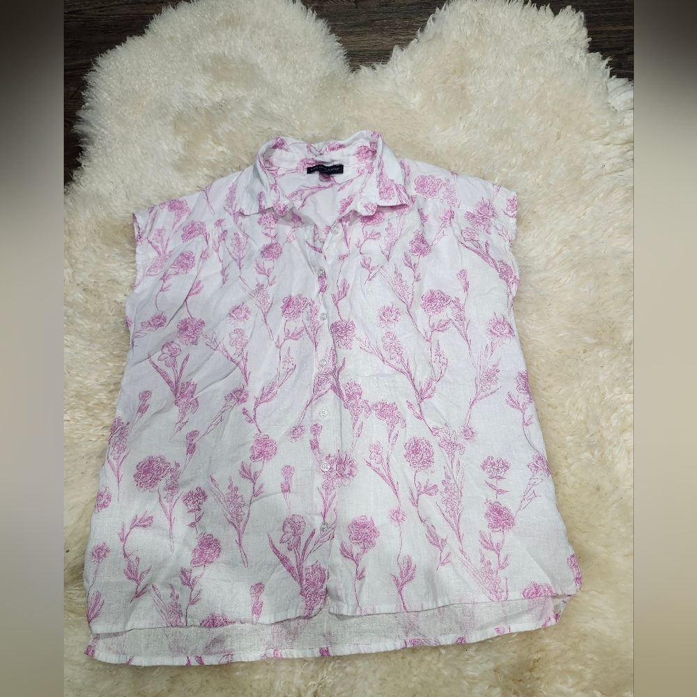 Saks Fifth Avenue White Blouse with Pink Floral Print 100% Linen Size Medium